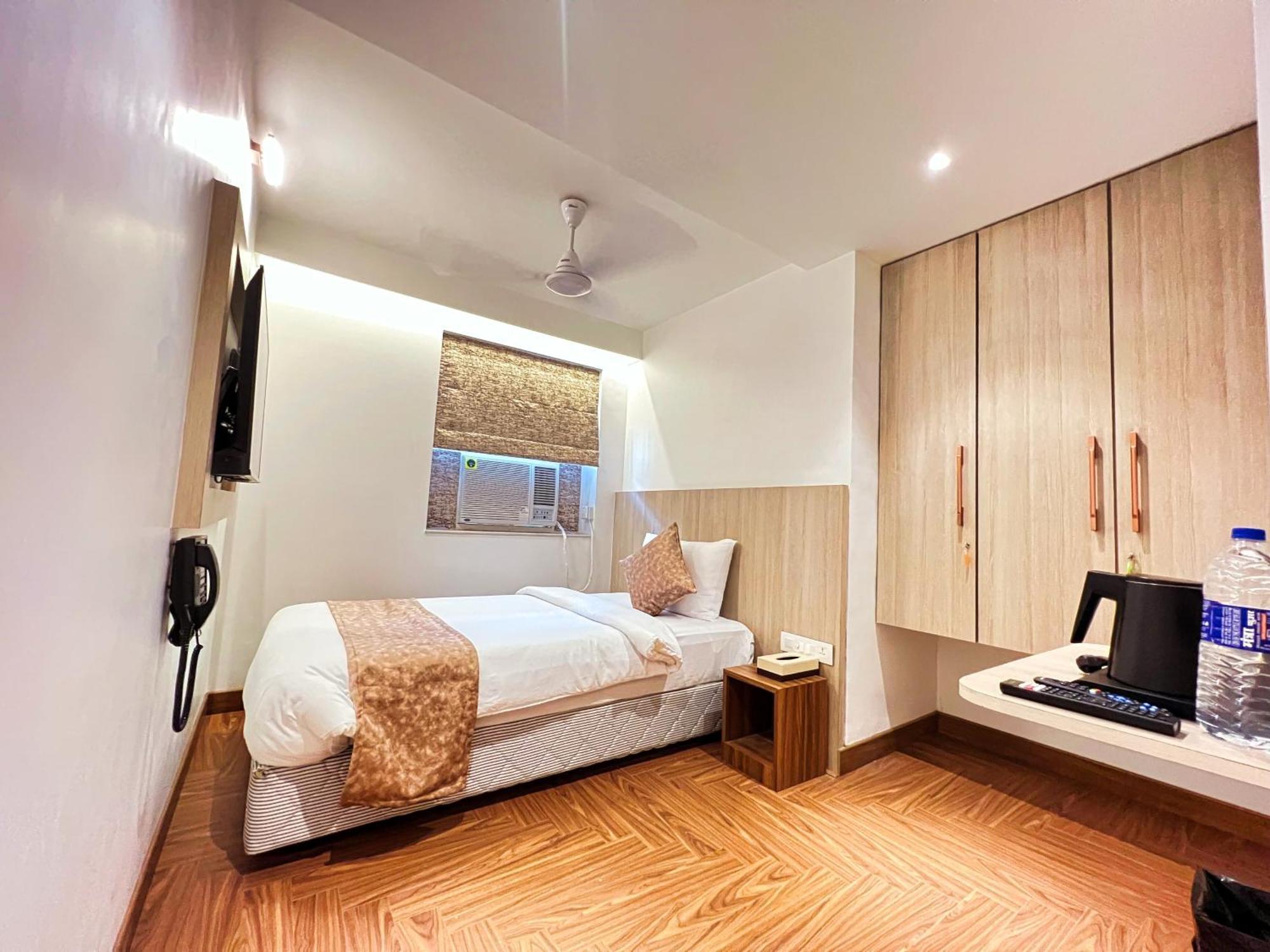White House By Maxxvalue Service Apartments Bandra Bombaj Zewnętrze zdjęcie