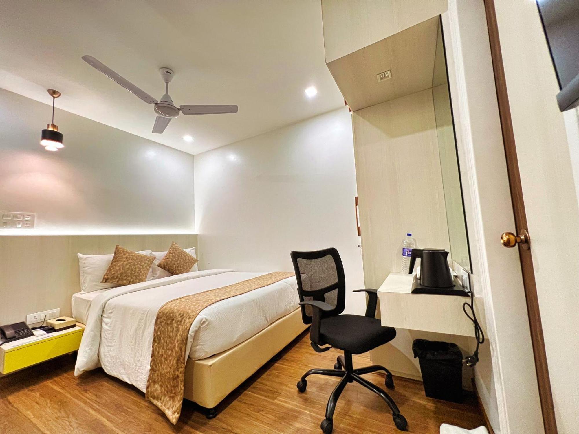 White House By Maxxvalue Service Apartments Bandra Bombaj Zewnętrze zdjęcie